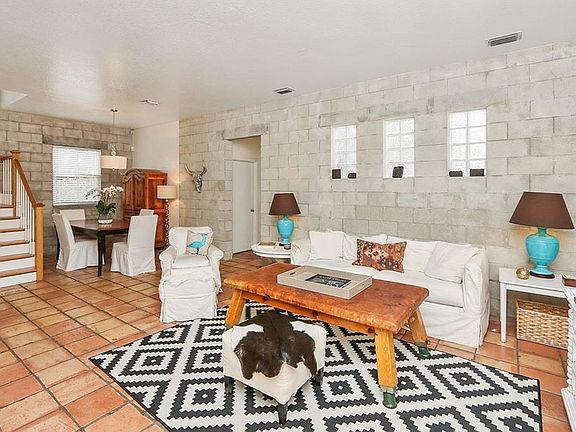3rd image of 3314 W Palmira Ave