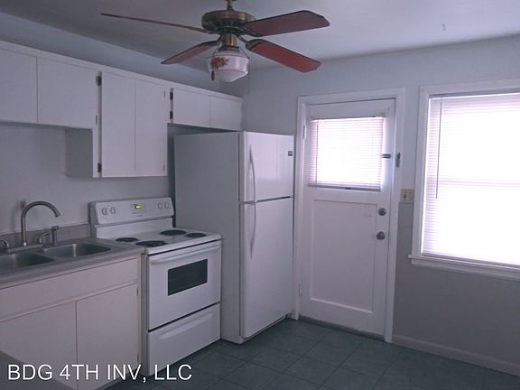 2nd image of 425 30th Ave N