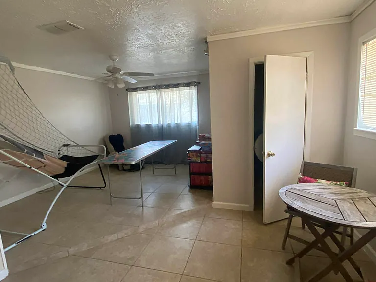 Verlaine Dr — Photo 17