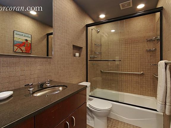5th image of 100 W 78th St APT 1C