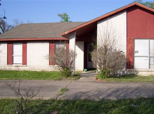 810 Foster St, Navasota, TX 77868