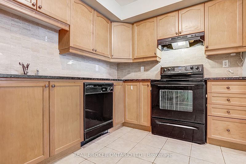 Toronto Townhouse for rent - 2 Bedrooms — photo 4