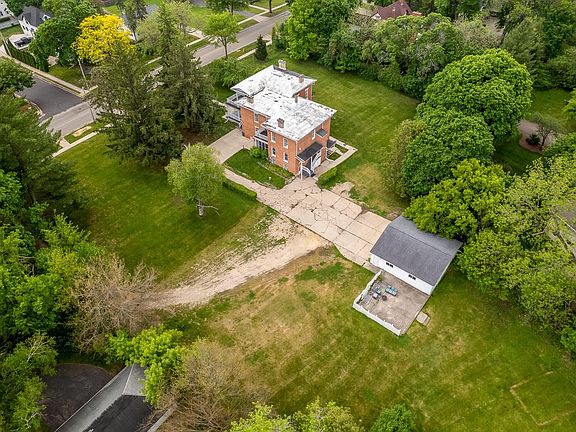 3rd image of 965 Racine STREET