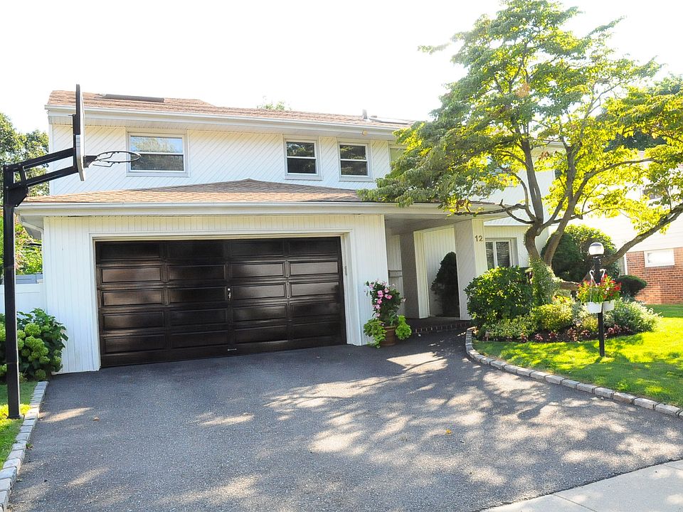 1st image of 12 Elaine Pl