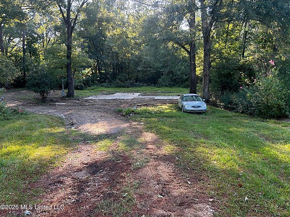 3rd image of 77 Magnolia Acres Rd