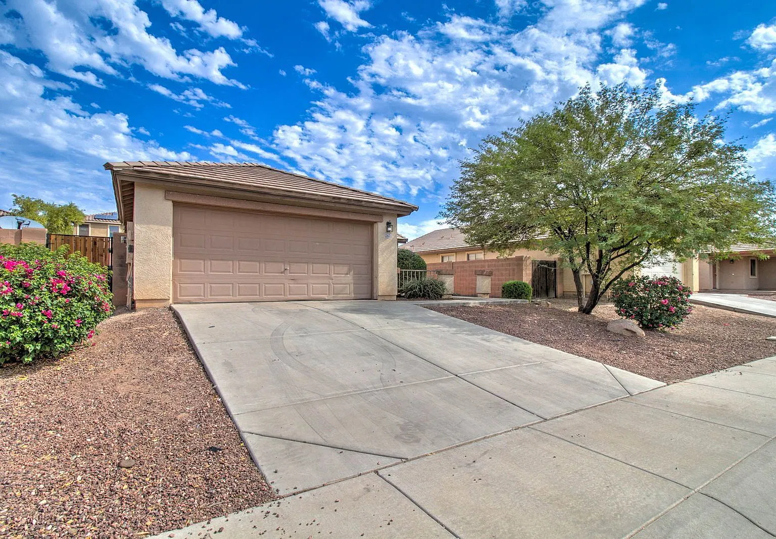 3 bed, 2.0 bath, 1138 sqft, $1,700 — Photo 2