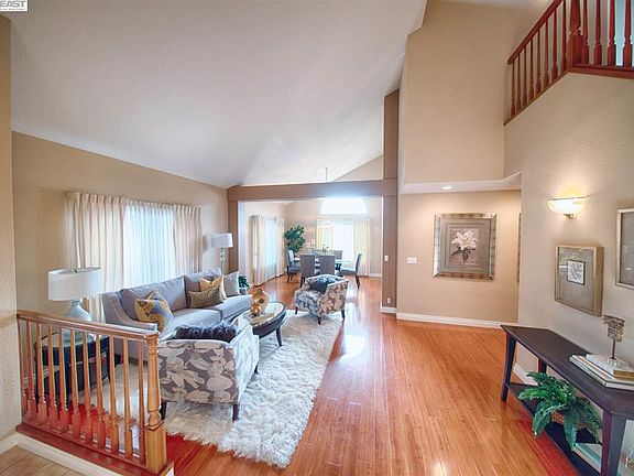4th image of 1300 Poe Ln