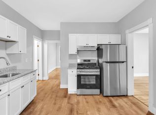 863 Chicopee St APT 1L, Chicopee, MA 01013