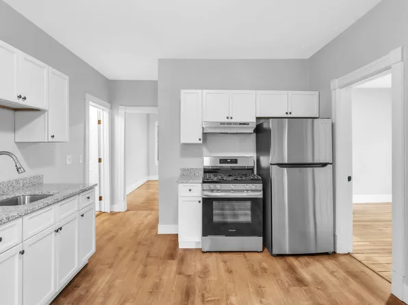 863 Chicopee St APT 1L, Chicopee, MA 01013