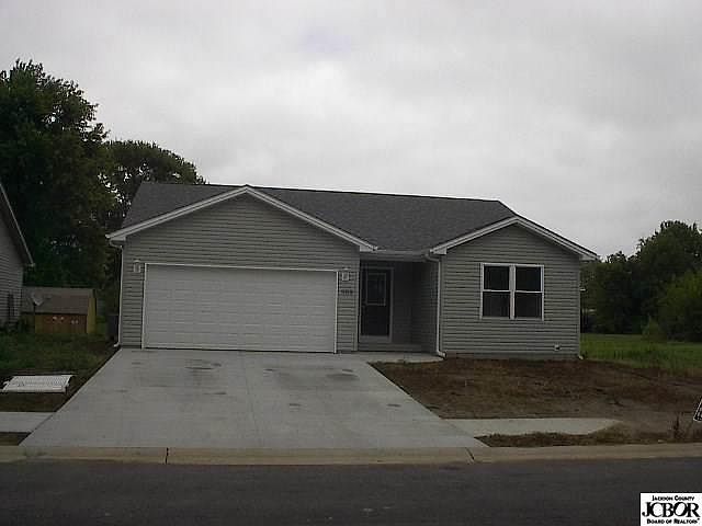1st image of 988 E James Ave