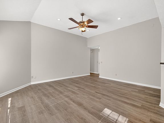 5th image of 119 Heritage Cir