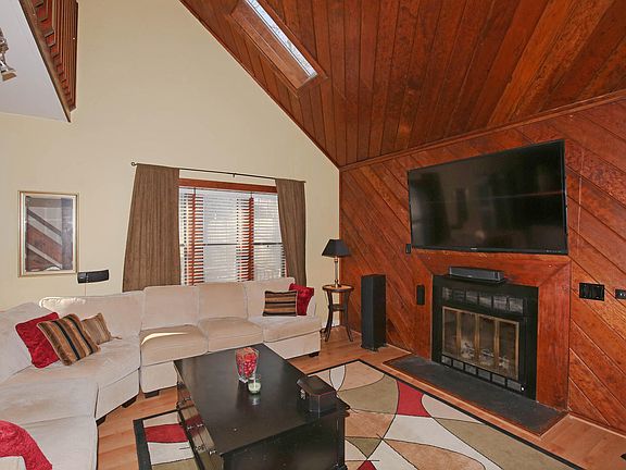 3rd image of 8209 Stone River Ct