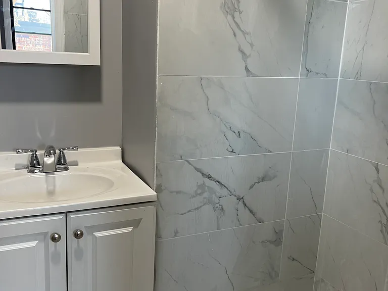 219 Stratford Ave #2B — Photo 7