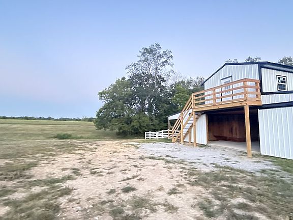 4th image of 2327 Ovoca Rd