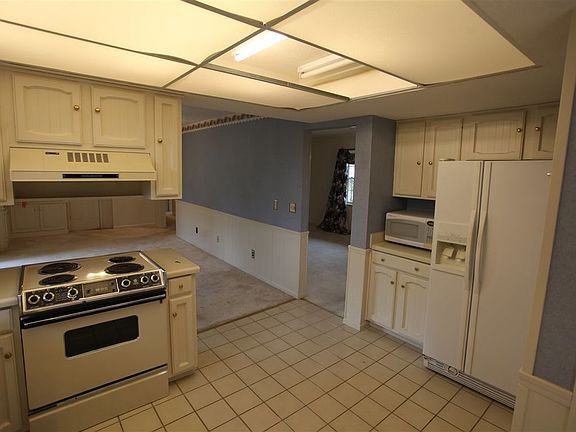 5th image of 72 Brentwood Est