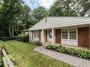 6 Elvira Ct, Huntington, NY 11743