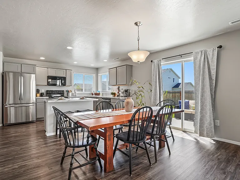 17589 Mountain Springs Ave — Photo 12