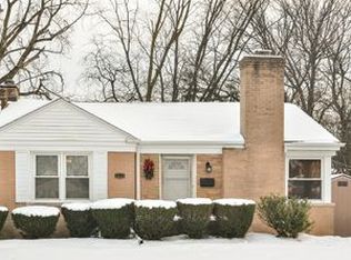 5817 W Greenleaf Ave, Chicago, IL