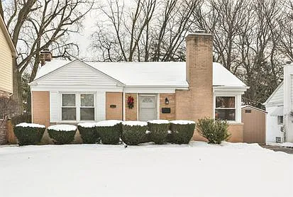 5817 W Greenleaf Ave photo 1
