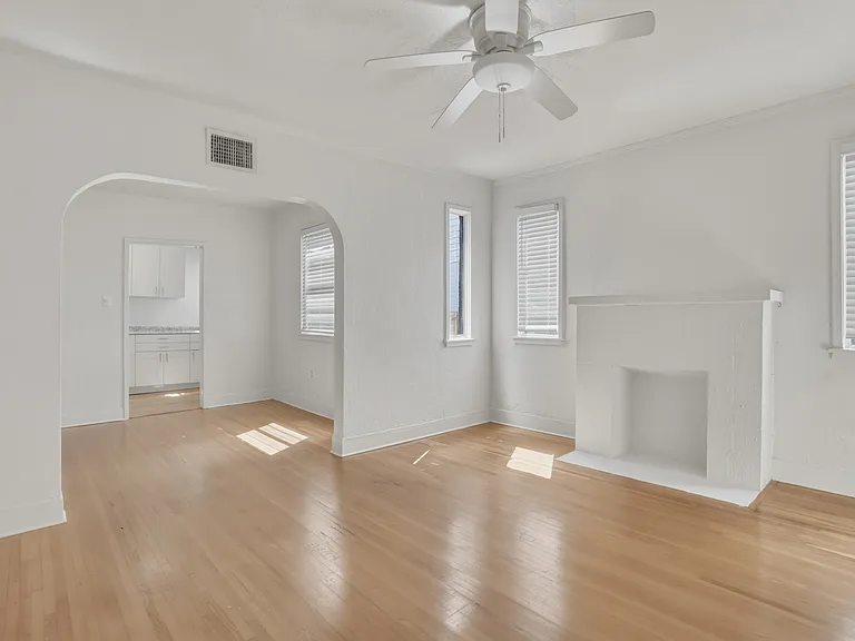 3218 W Santiago St — Photo 11