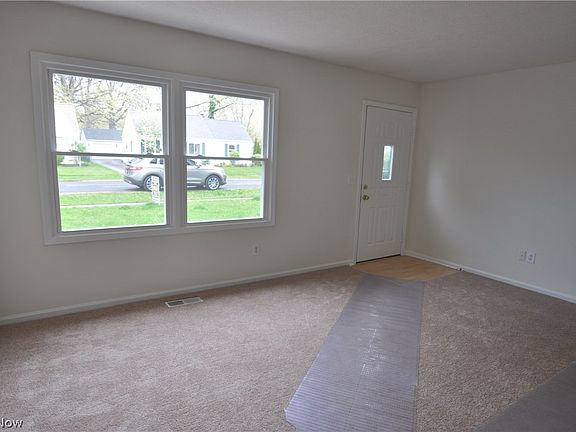 3rd image of 110 Englewood Dr