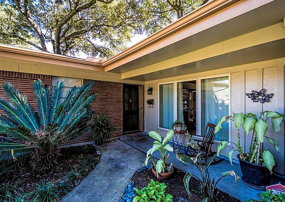 1st image of 5615 Briarbend Dr
