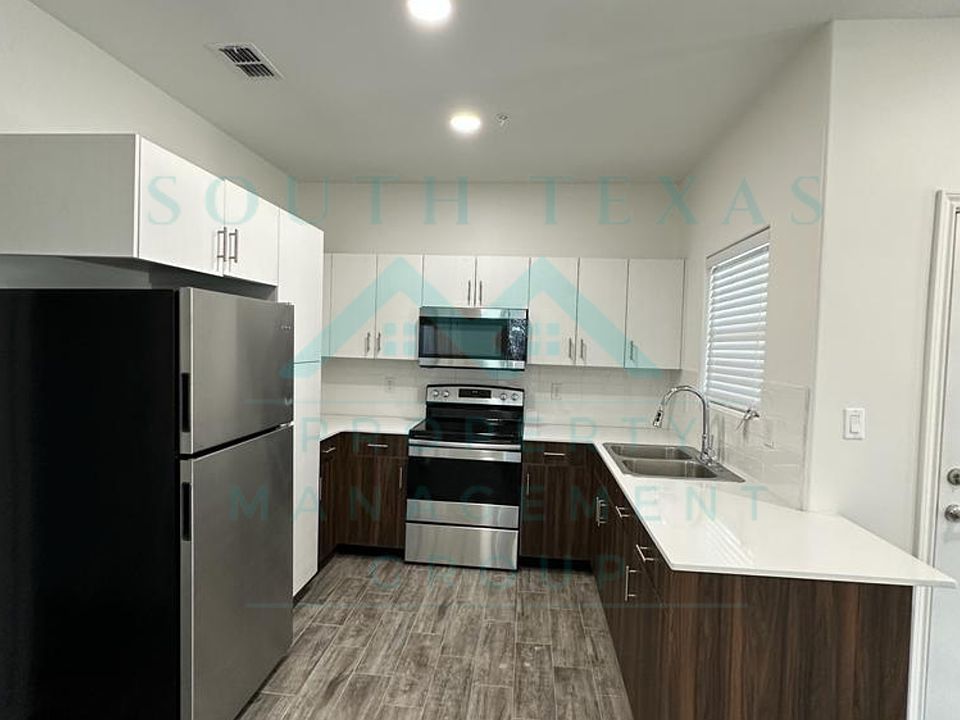 1st image of 302 Sylvia Handy Dr #C5