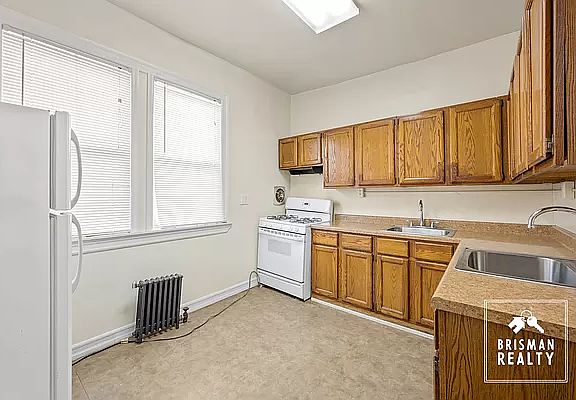 5th image of 1645 E 24th St