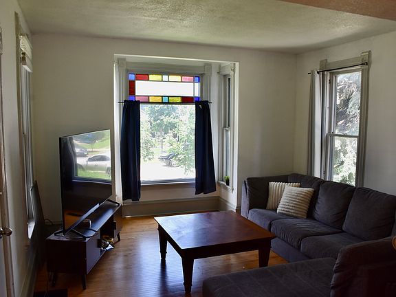 4th image of 2411 Fillmore St NE #1