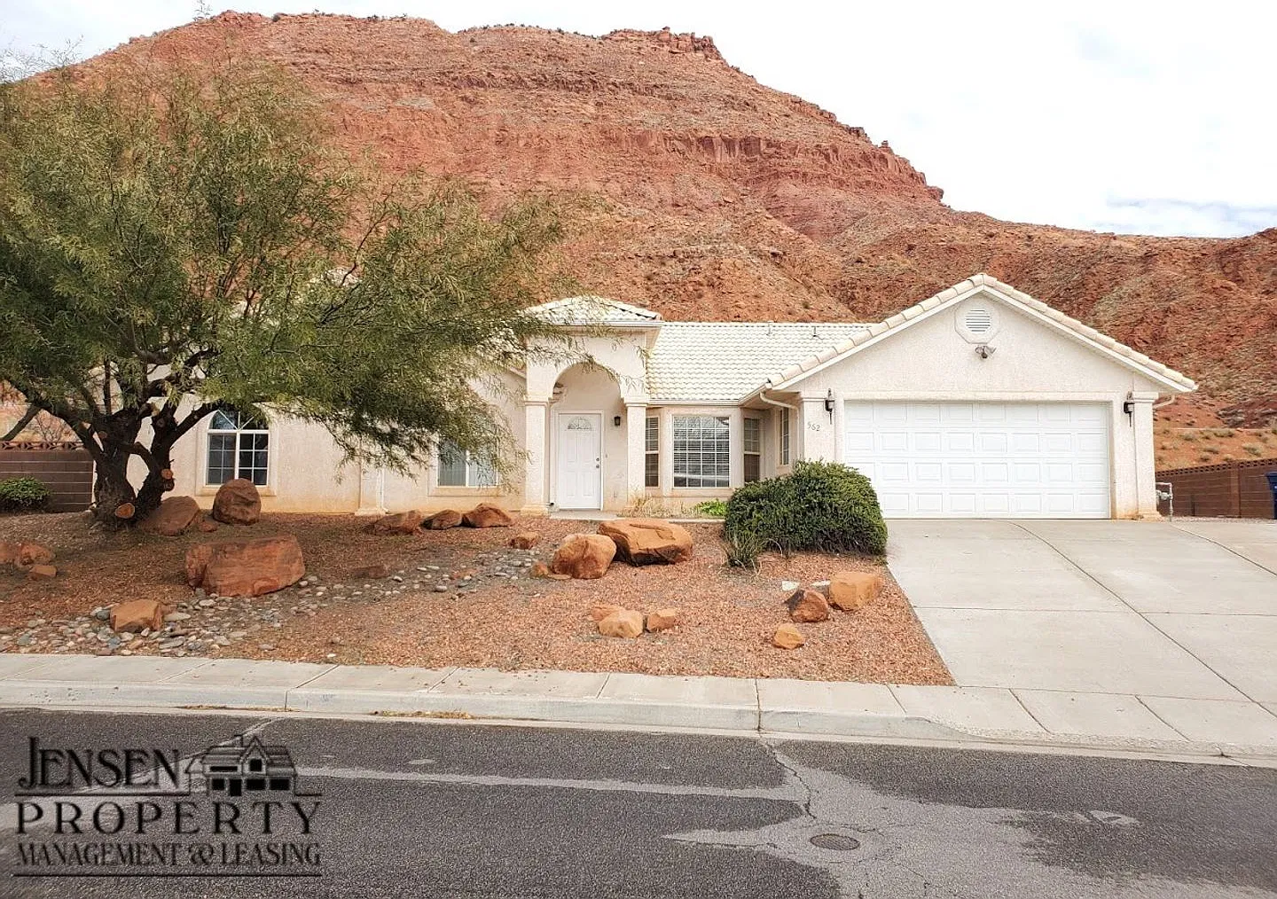 Home in Ivins-RV Parking — Photo 2
