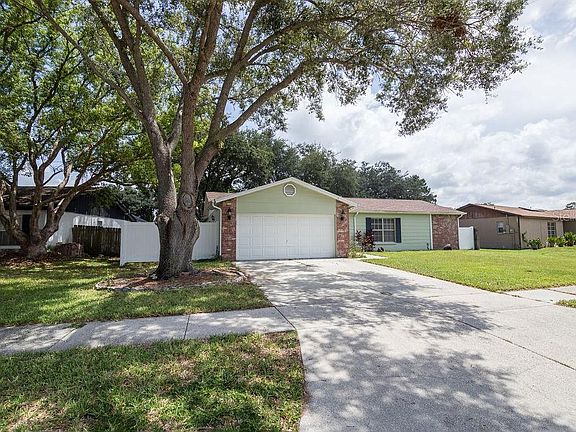 3rd image of 4913 Oakshire Dr