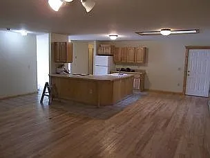 5 bed, $5,100 — Photo 2
