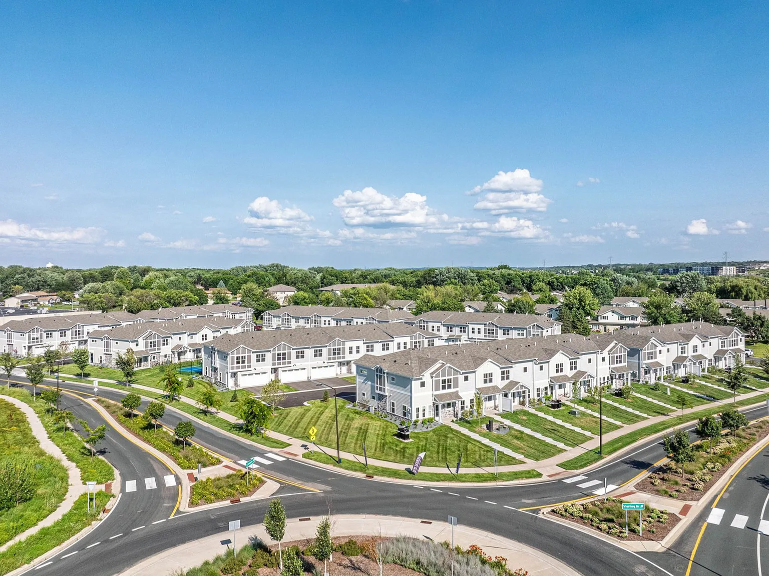 Gateway Court Townhomes — Photo 4