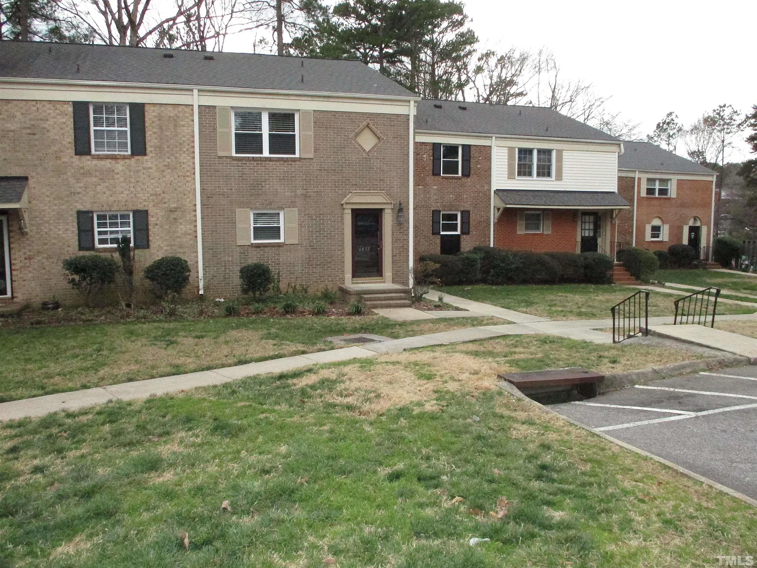 3 bed, 2.5 bath, 1389 sqft, $1,750 — Photo 1