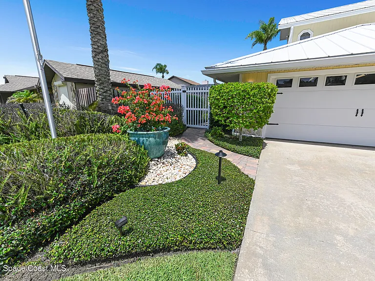 2230 Sykes Creek Dr — Photo 91