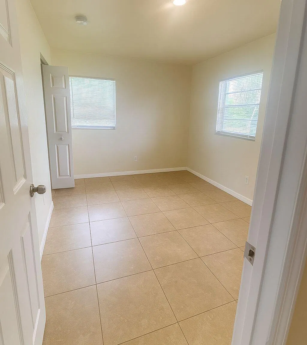 2 bed, 1.0 bath, 672 sqft, $1,600 — Photo 4