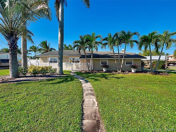 3rd image of 230 SW Beach Way Ave