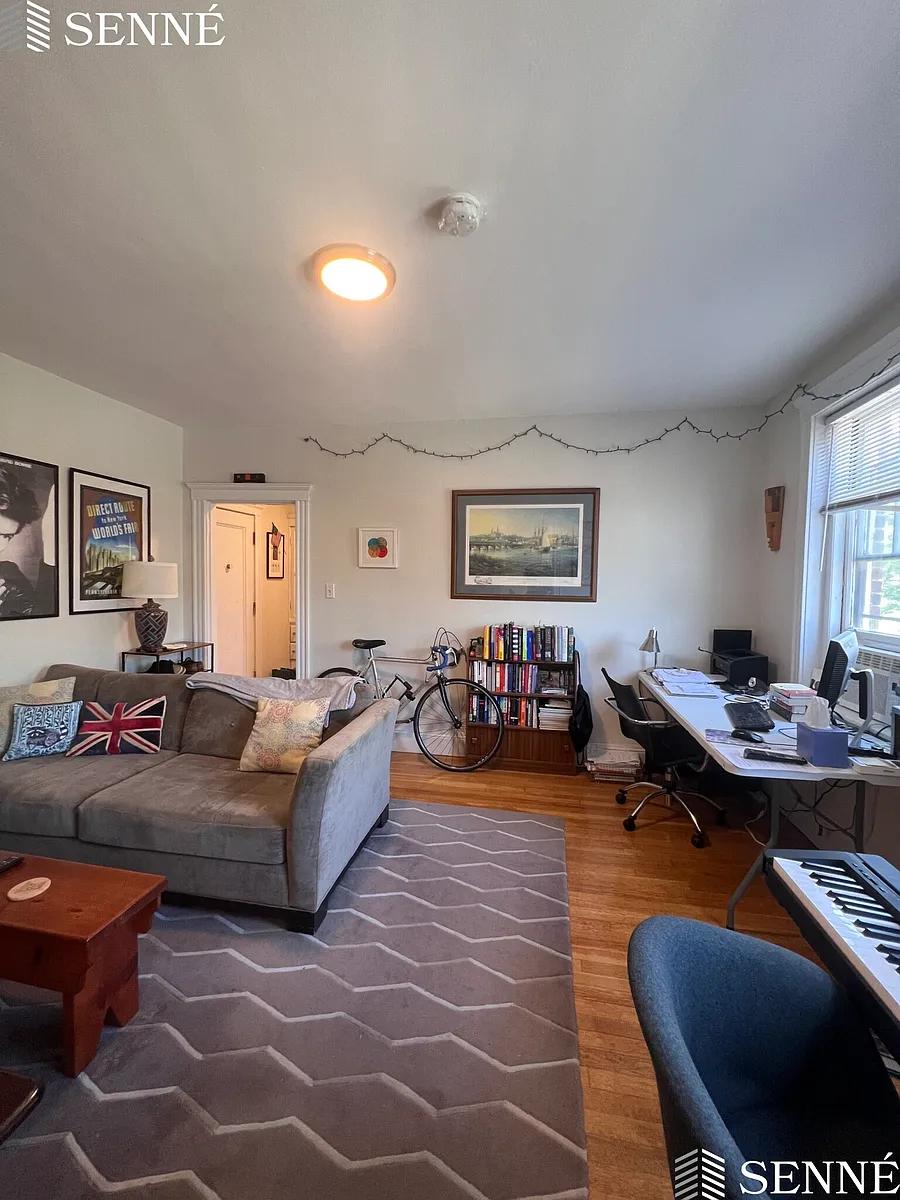 Building Photo - 15 Langdon St #2