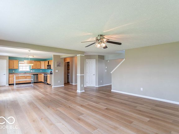 5th image of 711 Bluff Creek Dr