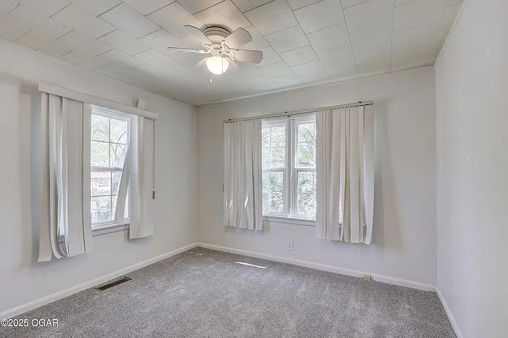 502 Empire Ave — Photo 6