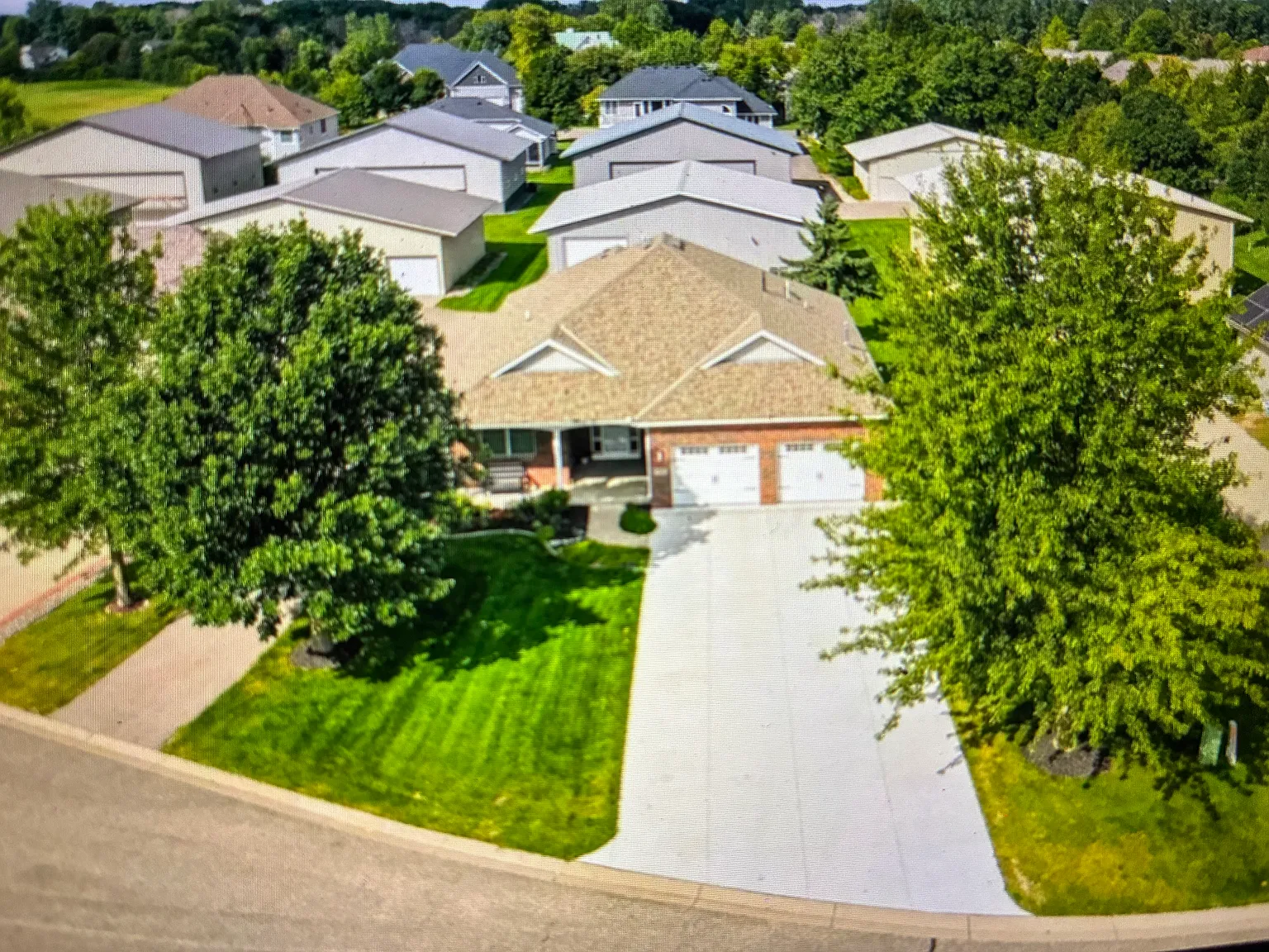 3 bed, 1873 sqft, $2,275 — Photo 3