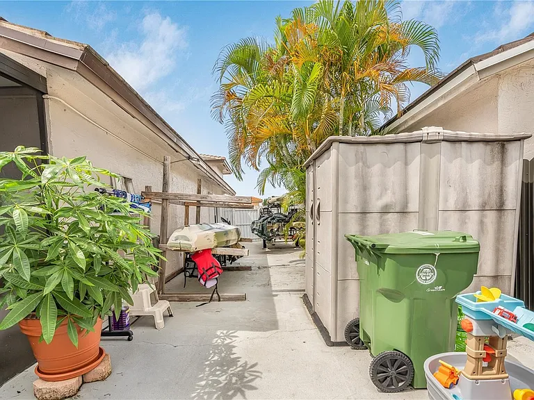 7117 W 30th Ln — Photo 15