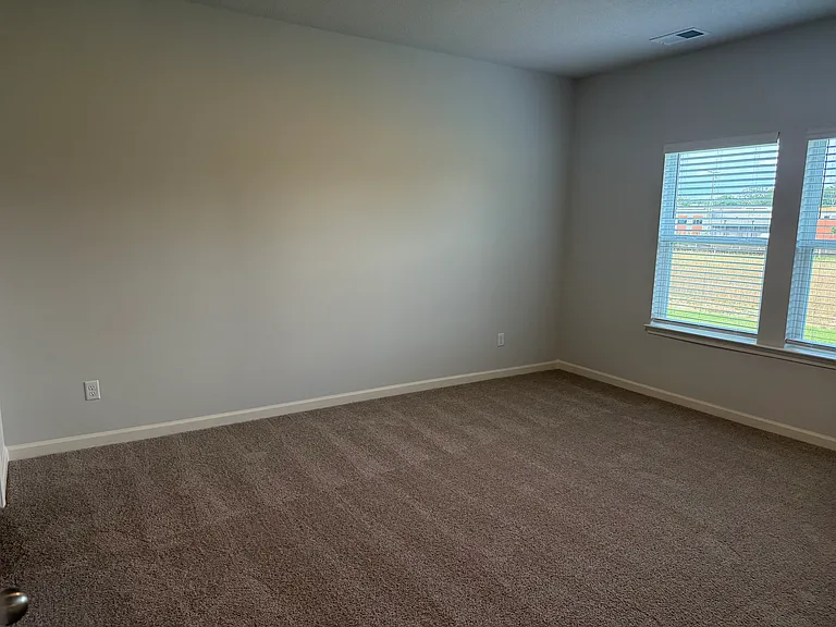 107 Gateway Dr — Photo 5