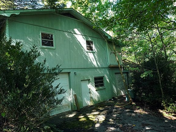 3rd image of 81 Bee Tree Ln