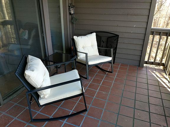 5th image of 200 Hamilton Oaks Dr