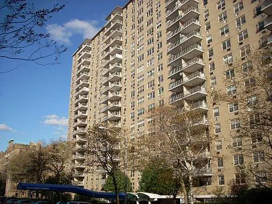Sold by Elbe Real Estate Inc | media 3