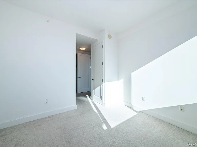 175 Huguenot St #1402 — Photo 22