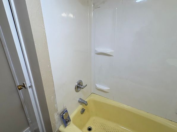 123 Burr St