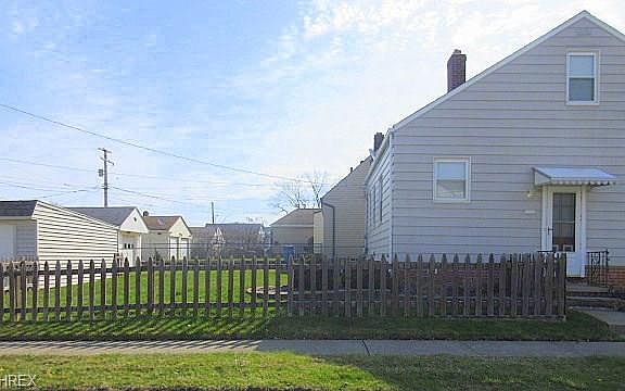 3rd image of 4710 Tuxedo Ave