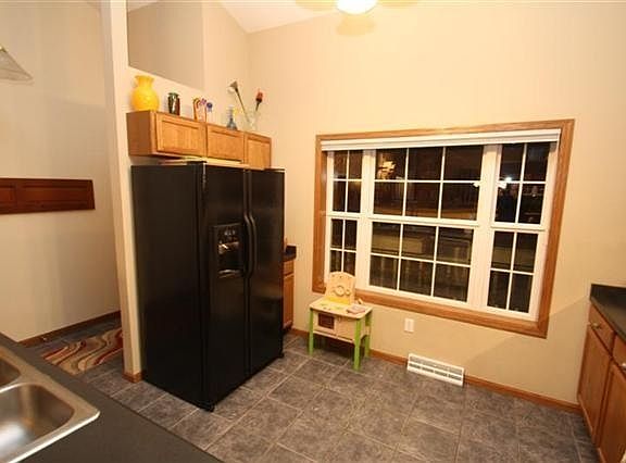 4th image of 4142 Carberry St